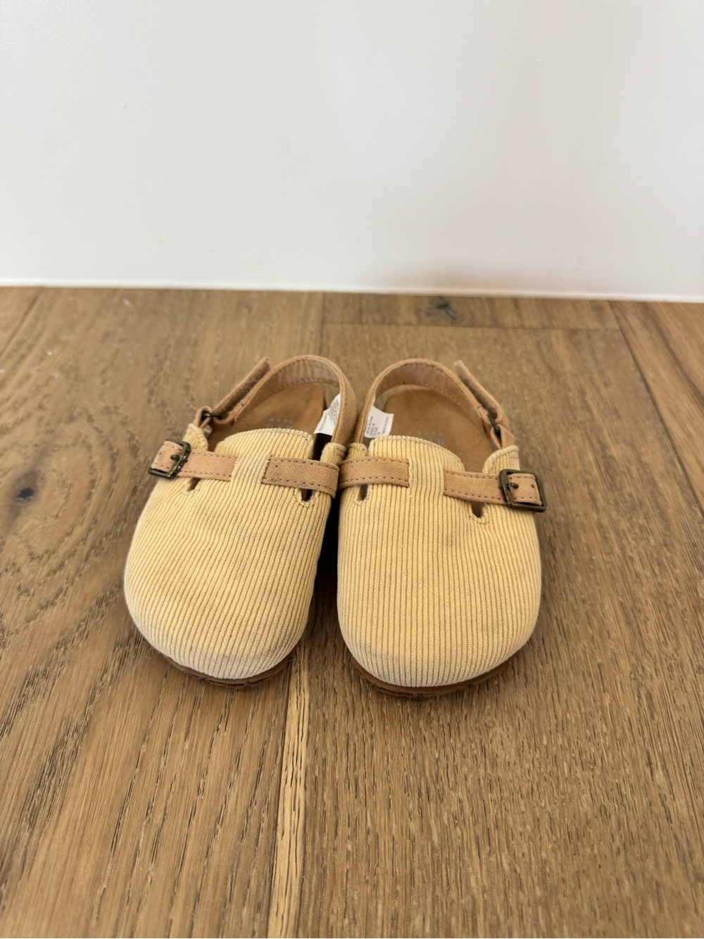 GAP Kids Corduroy clogs in Light Tan